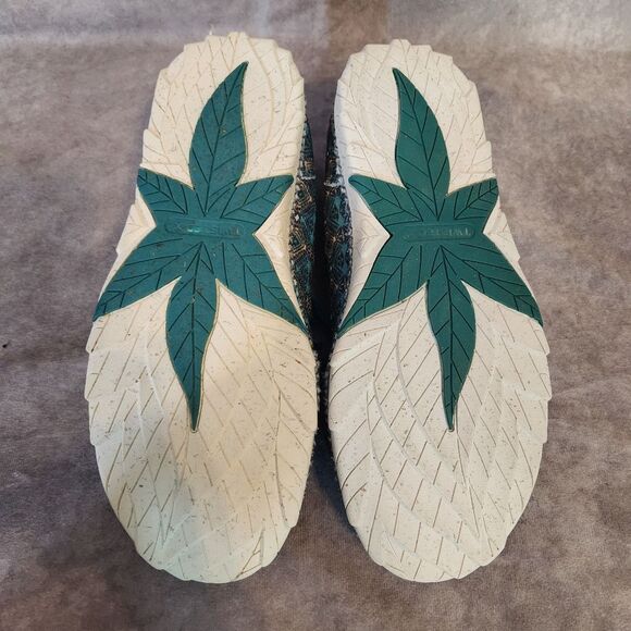 Twisted X Eco Patterned Casual Shoes with Blue Accents Size 6.5 - Picture 8 of 9